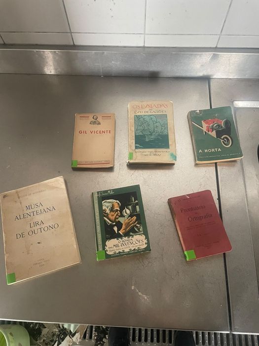 Livros coleccionáveis antigos