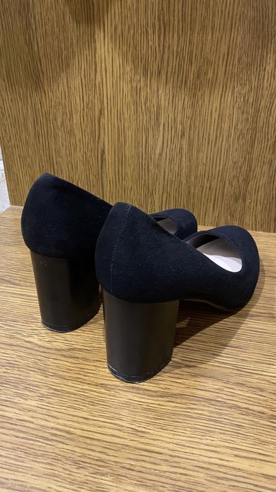 Новые туфли, каблуки, 36 размер, замш