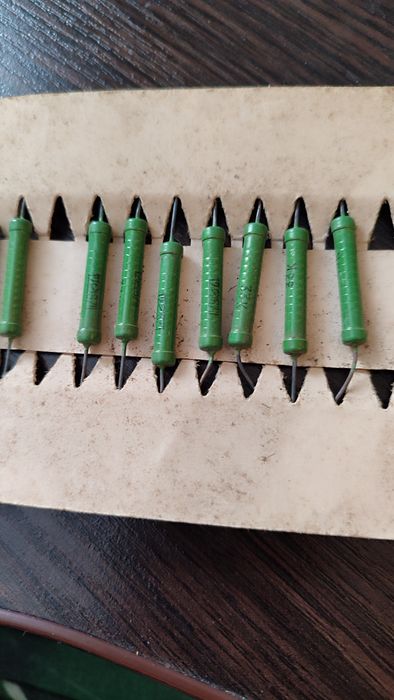 Продам резистор ВС  33К