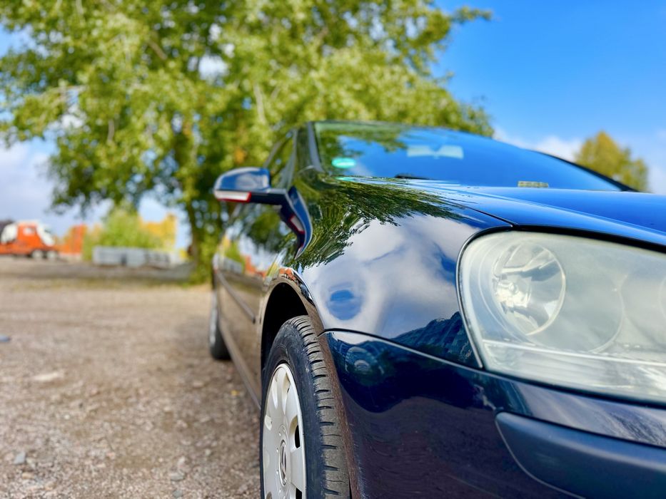 Volkswagen Golf 5 - 2004 рік  1.6 бензин