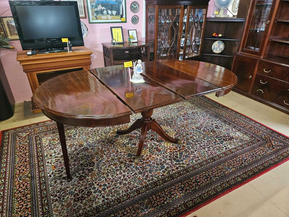 Extendable solid wood round table - Good condition64285418947459120