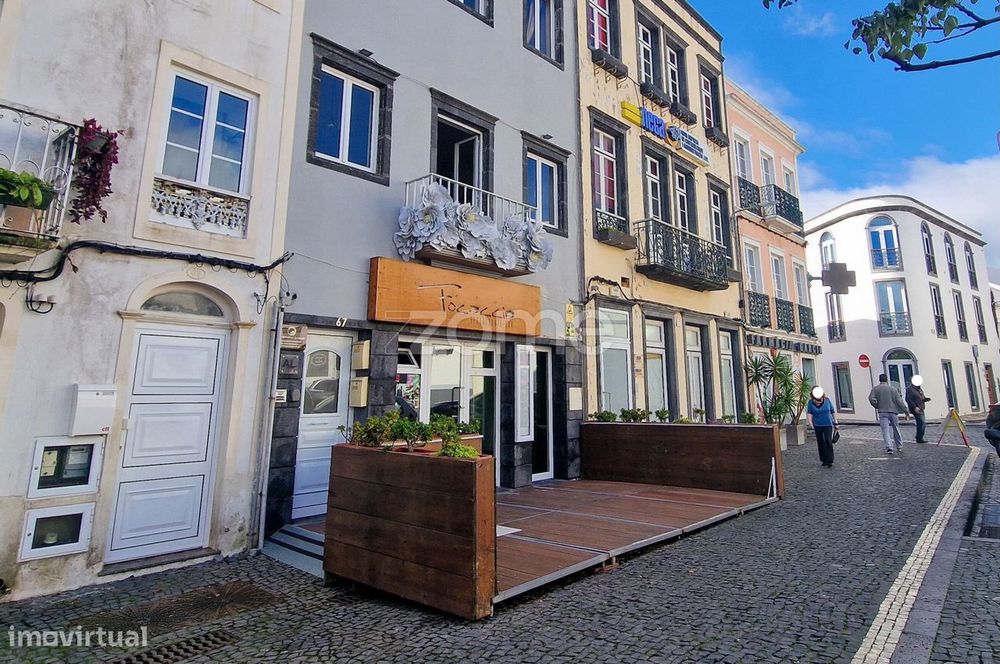 Restaurante Equipado no Centro de Ponta Delgada – Investimento