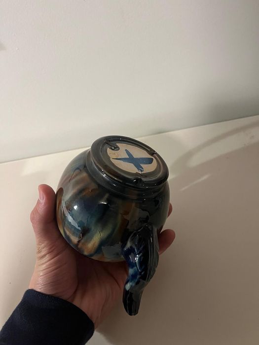 Bule de chá artesanal em cerâmica esmaltada – peça decorativa”