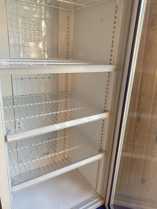 Холодильна вітрина