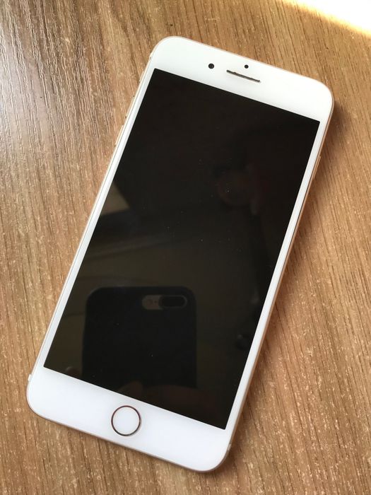 Продам iPhone 7 Plus на запчастини