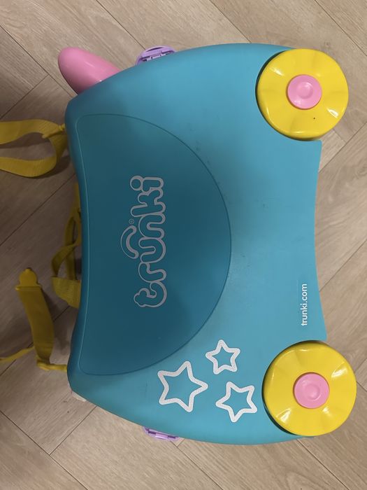 Чемодан на колесах Trunki
