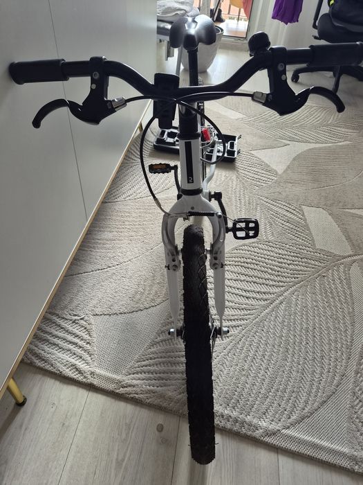 Biały rower dziecięcy Decathlon Riverside 20 cali – bardzo dobry stan