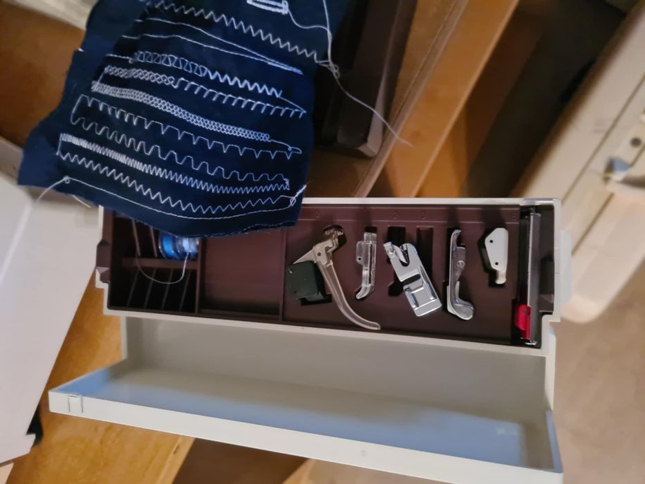 Niemiecka Metalowa Maszyna do szycia Pfaff Gwarancja Akcesoria