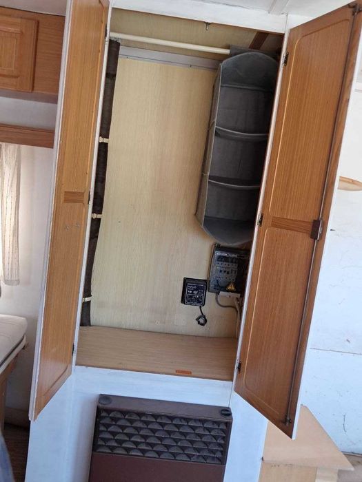 Caravana FENDT 6 m – Seca, acolhedora e pronta a habitar – 2400 €