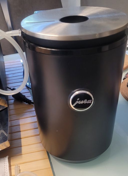 Jura Cool Control 1 litr.chłodziarka mleka.