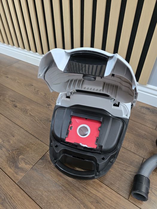 Odkurzacz workowy Amica Sharq VM 7011