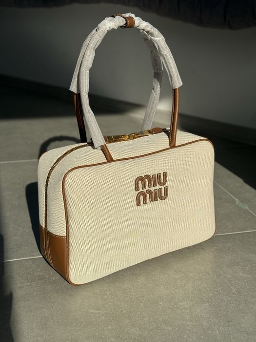 Сумка Miu Miu Canvas Top-Handle Bag