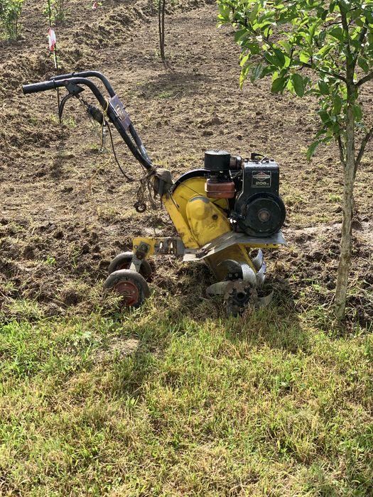 Культивація ділянок,розчистка,косіння трави.