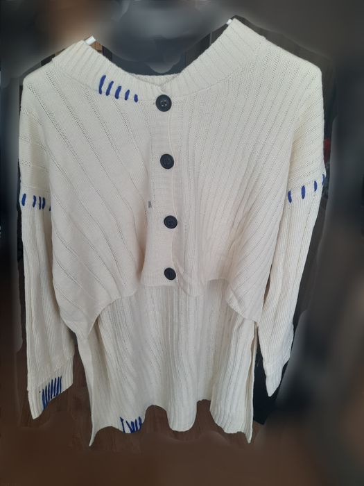 Sweter z guzikami, nowy