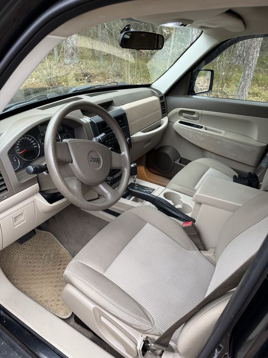 Sprzedam !!! JEEP LIBERTY KK 3.7 V6 + Wstawiony Gaz