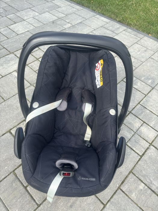 Maxi cosi pebble plus z bazą, czarny