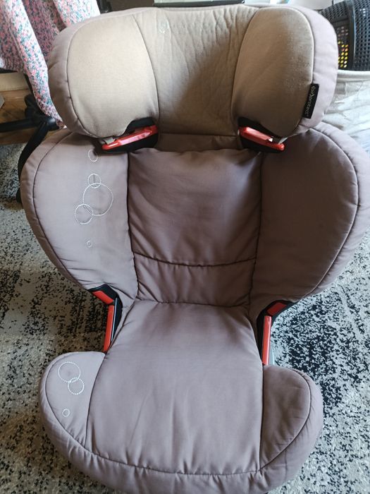 Дитяче автокрісло Maxi Cosi 15-36 кг
