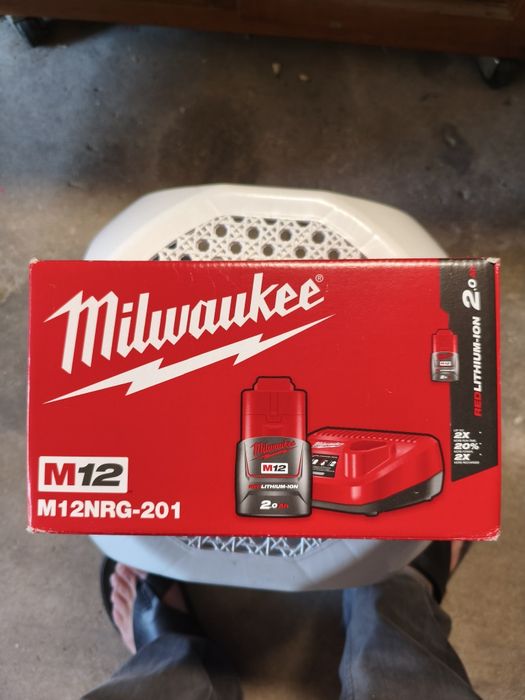Milwaukee M12 FUEL NOVA me ofereceram e não preciso NA CAIXA SEM ESTREAR