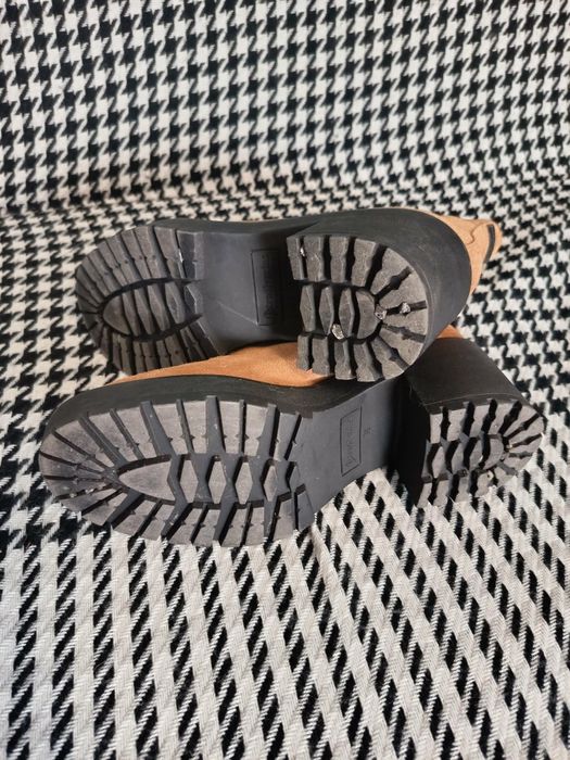 Botki zamszowe stradivardius 36