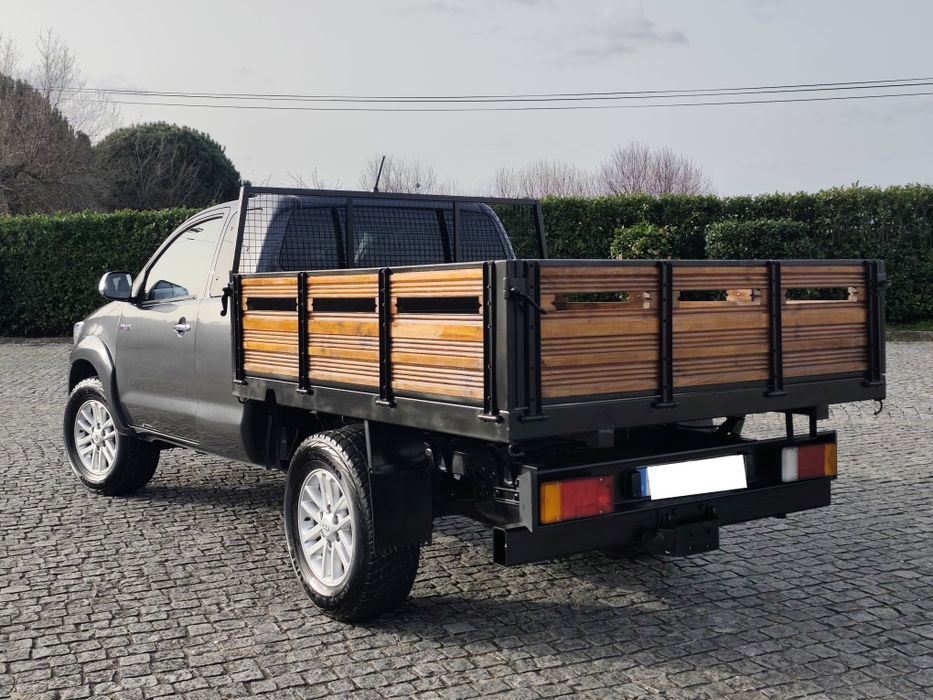 Toyota Hilux 2.5D4D 4x4 King Cab 3 Lugares Nacional