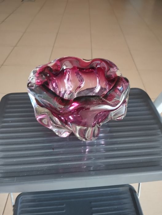 Cinzeiro em vidro maciço