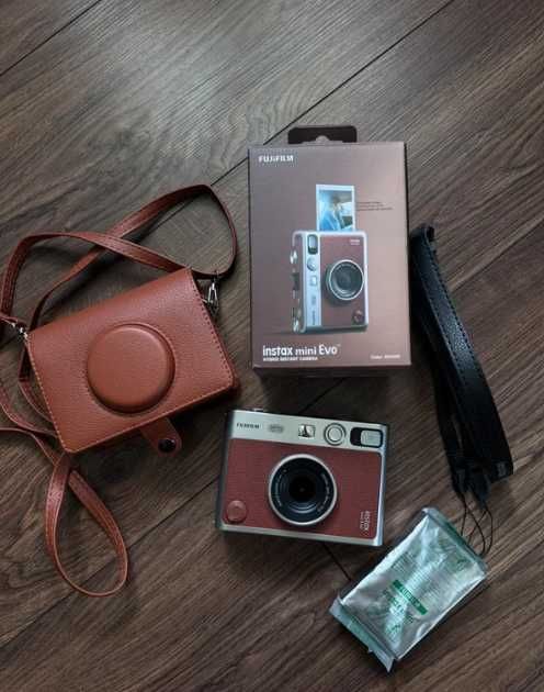 Fujifilm Instax mini evo + 32GB card
