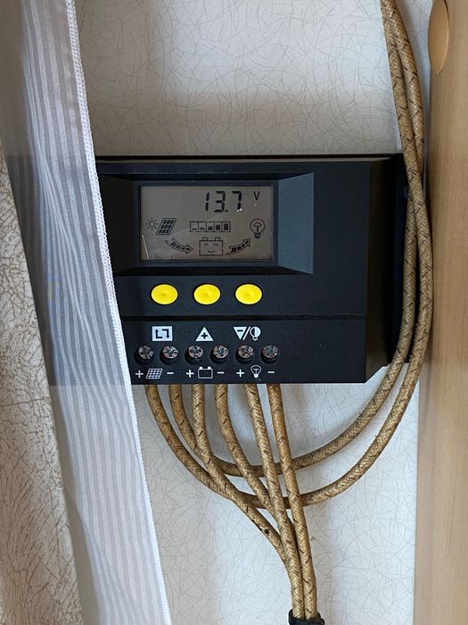 Продаємо улюблений сімейний причеп кемпінг Burstner