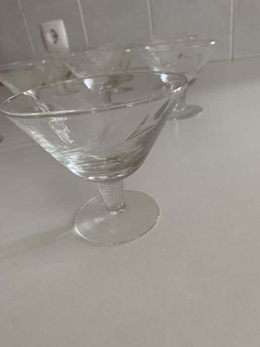 Taças muito antigas , de vidro