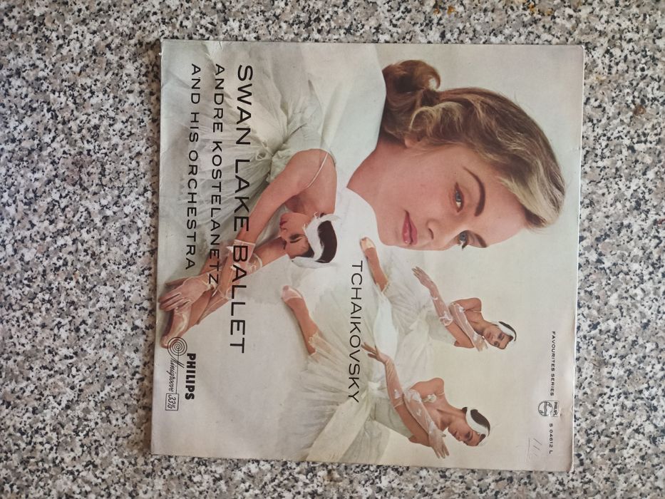 Variedade de discos vinil LP 3€ unidade
Exemplar estado de conservação