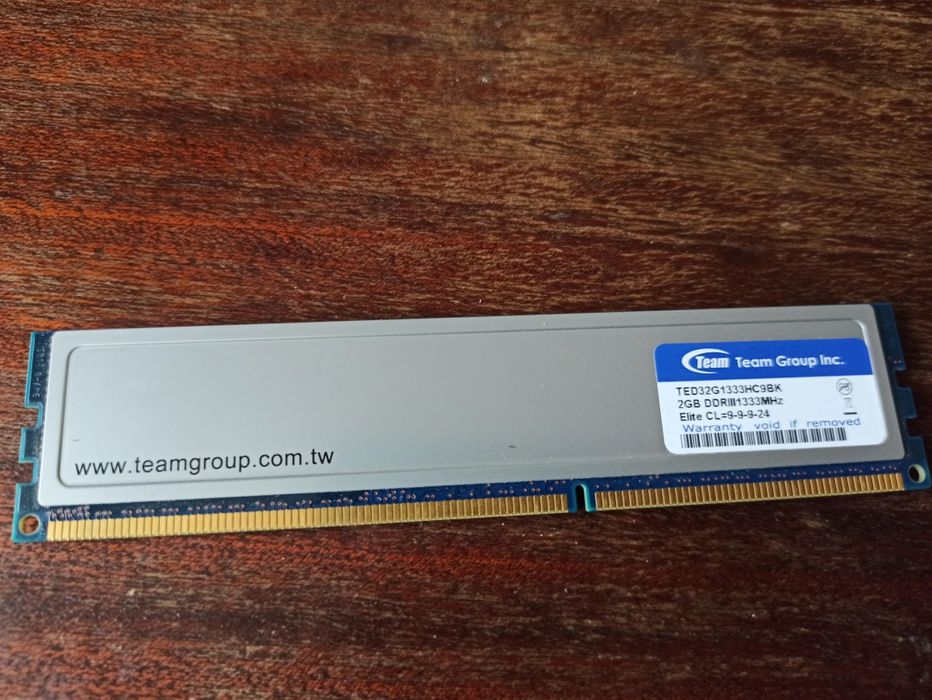 Оперативная память 2GB DDR3