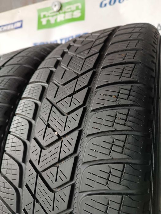 Зимові шини 225/65 R17 Pirelli scorpion winter	21рік