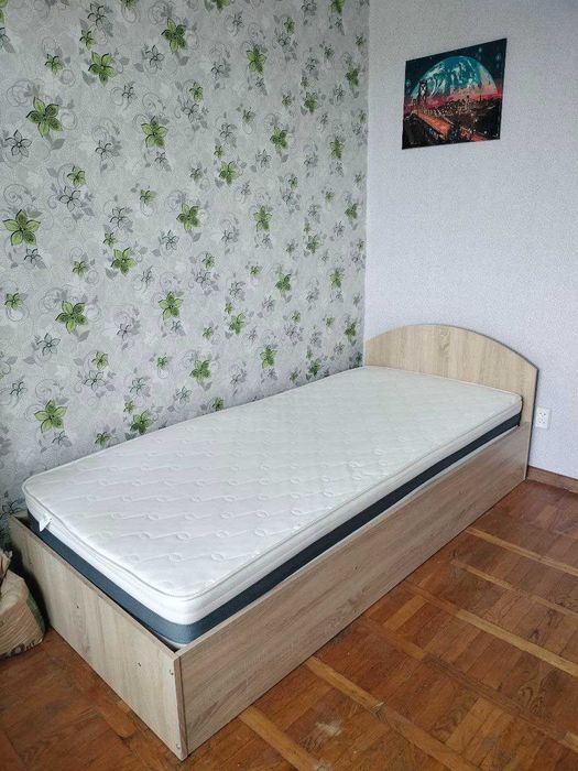 Продам трехкомнатную квартиру