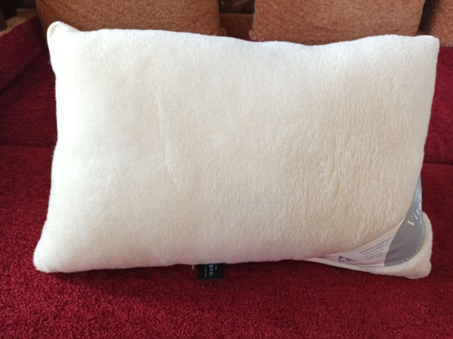 Протиалергенна подушка Bauer з натурального хутра Меринос