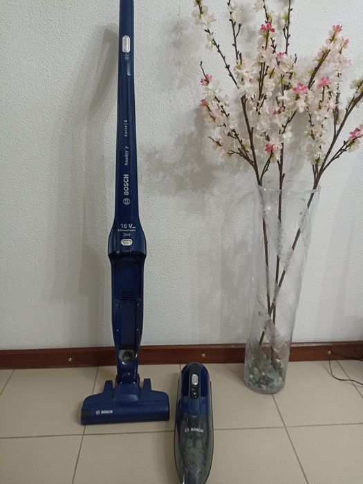 Aspirador vertical como novo com garantia