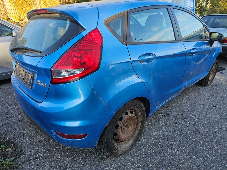 Ford fiesta mk7 2010 rok 1.4Hdi niebieski JA8 8V2QB007AA DV4C