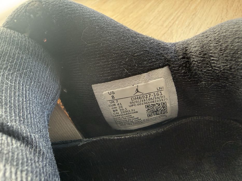 Jordan 4 Red Cement Używane