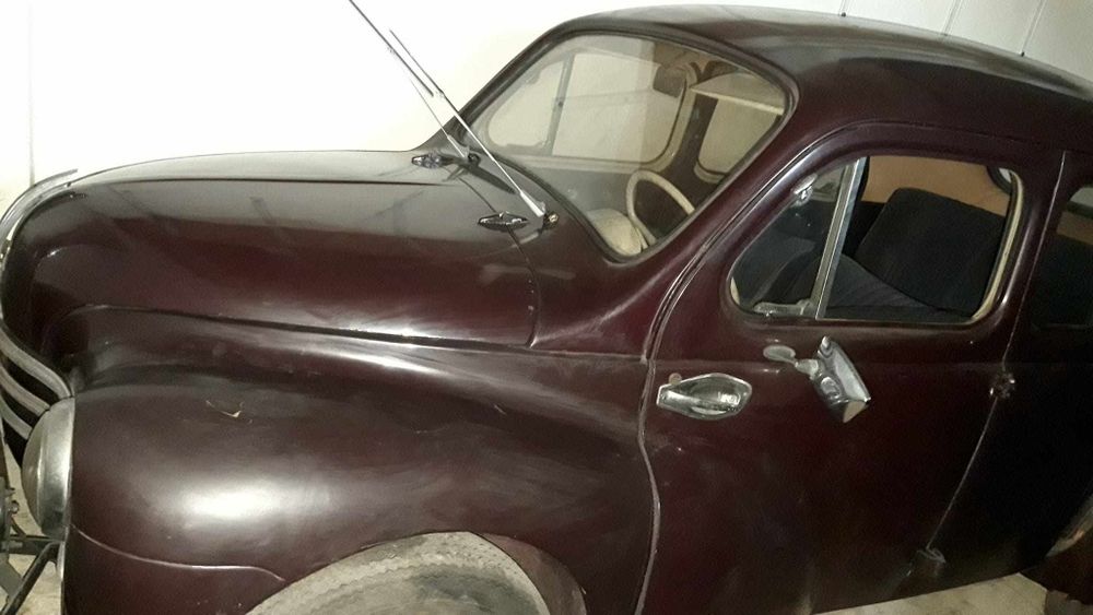 Carro Renault joaninha