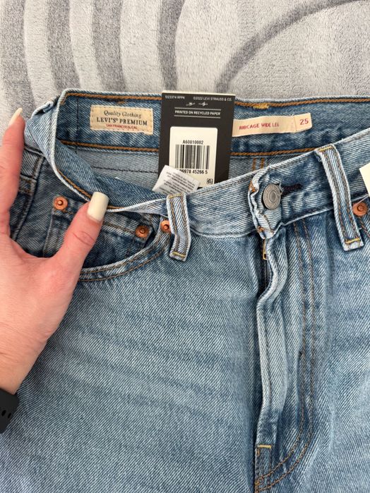 Нові джинси Levi’s