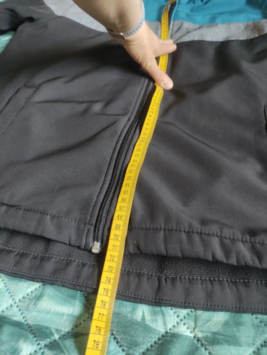 Kurtka typu software z kapturem