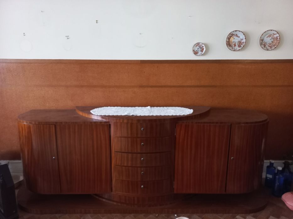 Aparador grande art decó anos 30 a 40 com dimensões de 250x60x92