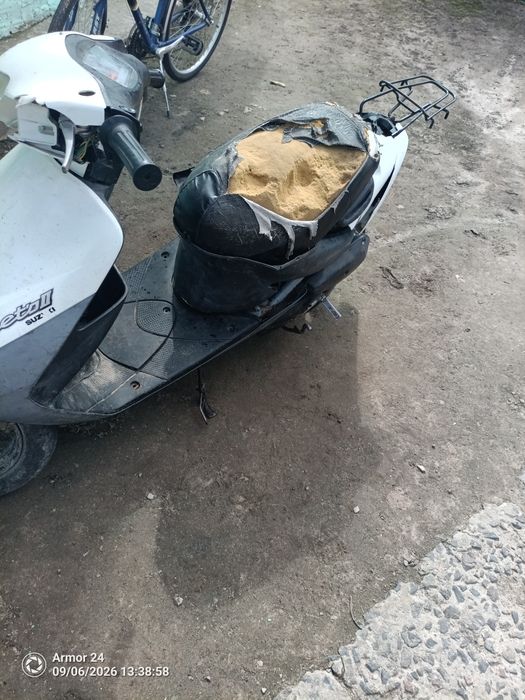 suzuki let's 2 nee