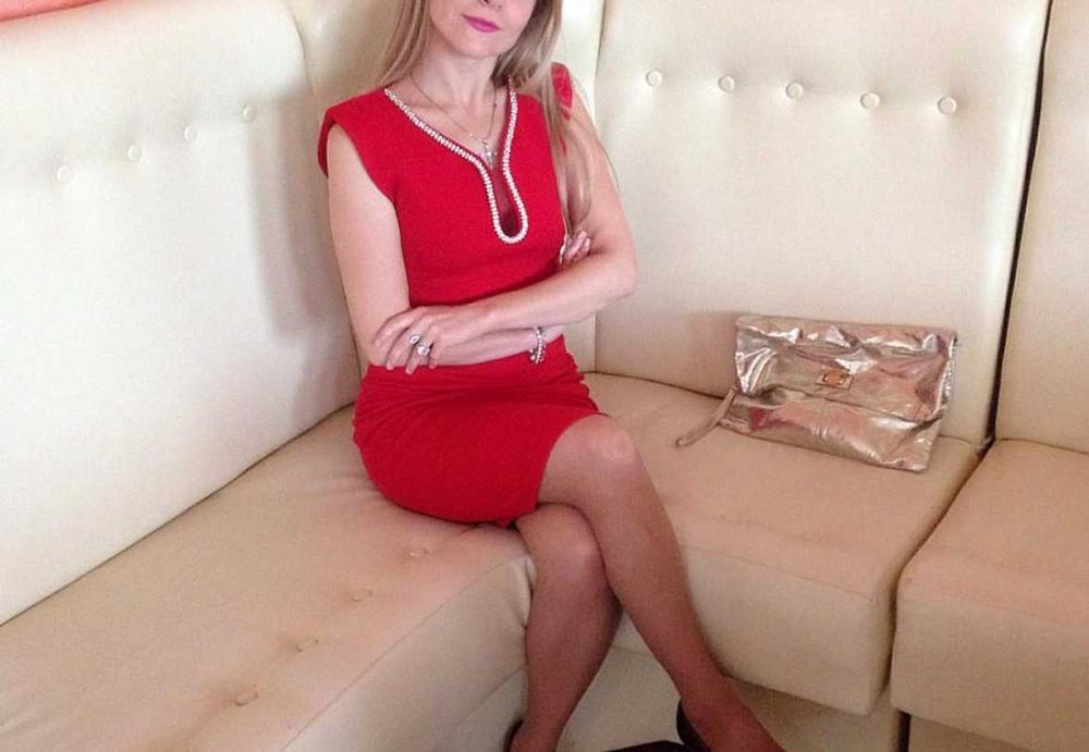 Ефектна сукня міді червоного кольору