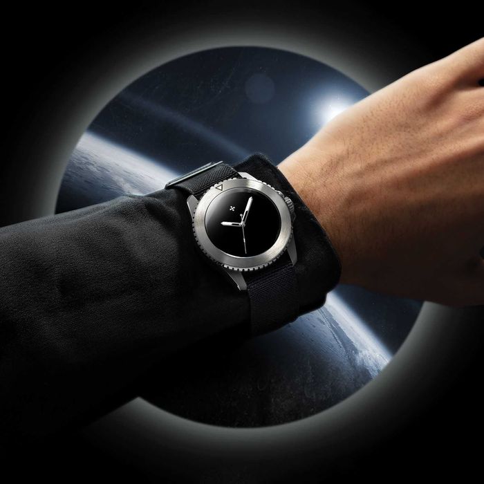 VENEZIANICO: Nereide Ultrablack (na pasku nylonowym)