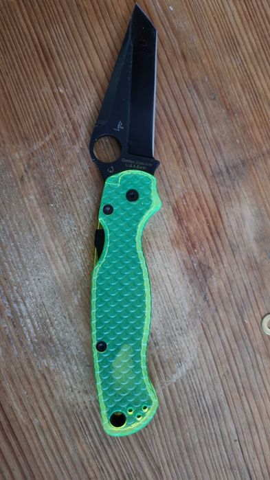 Коллекція накладок на ручку з катафота spyderco paramilitary 2