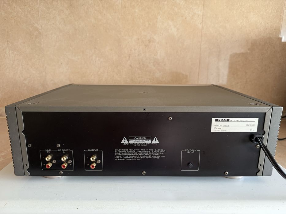 Кассетная дека высокого класса TEAC V 7000+пульт+паспорт