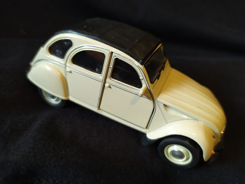 Burago escala 1/24