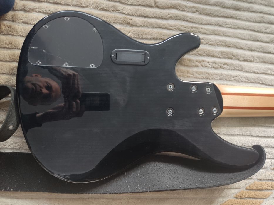 Gitara basowa Yamaha TRB 1006J, 6-cio strunowa