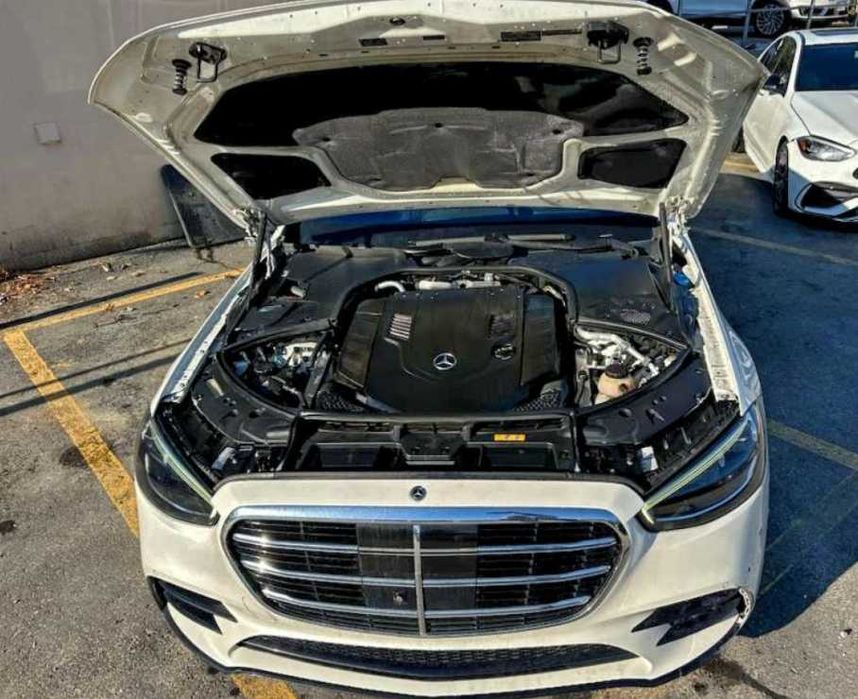 Передний и задний бампер Mercedes-Benz W223 рестайлинг / оригинал