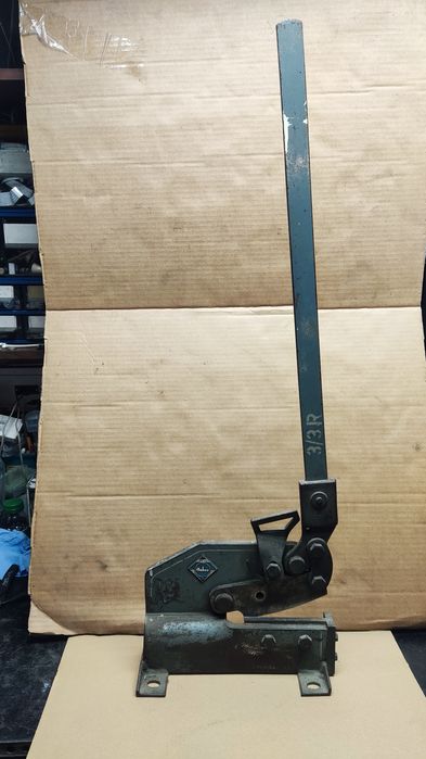 Guilhotina para cortar chapa