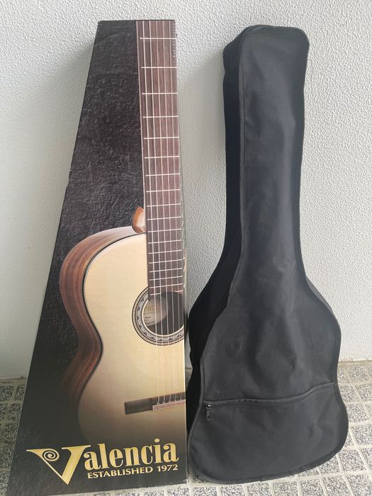 Guitarra clássica marca Valencia